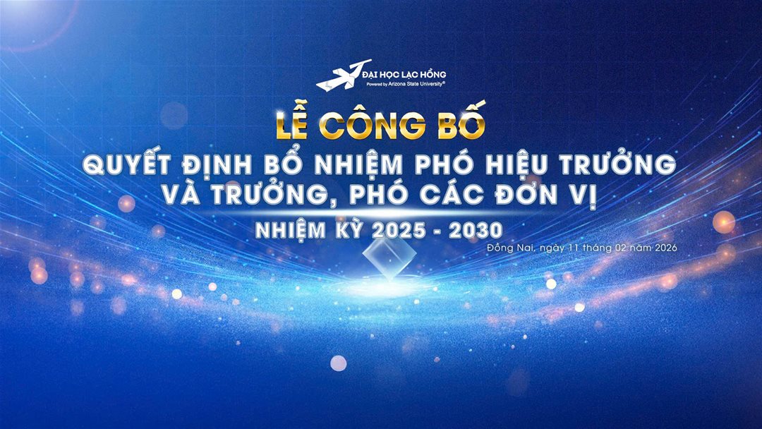 [TCBC] Trường Đại học Lạc Hồng công bố kiện toàn bộ máy quản lý nhiệm kỳ 2025-2030 Đồng Nai, ngày 11 tháng 02 năm 2026 – Trường Đại học Lạc Hồng (LHU) sẽ tổ chức Lễ công bố Quyết định bổ nhiệm Phó Hiệu trưởng và Trưởng, Phó các đơn vị nhiệm kỳ 2025 – 2030. Sự kiện đánh dấu bước tiến quan trọng trong hành trình phát triển toàn diện của Nhà trường, hướng đến tăng cường năng lực quản trị đại học và đẩy mạnh hội nhập quốc tế. Kiện toàn bộ máy quản lý – Bước đi chiến lược trong giai đoạn mới Việc kiện toàn bộ máy nhân sự quản lý là bước đi mang tính chiến lược, nhằm bảo đảm sự kế thừa, ổn định và khả năng thích ứng linh hoạt trước yêu cầu đổi mới giáo dục đại học trong bối cảnh tự chủ, chuyển đổi số và toàn cầu hóa.  Trong nhiệm kỳ 2025 – 2030, Ban Giám hiệu gồm Hiệu trưởng là PGS.TS Lâm Thành Hiển và 06 Phó Hiệu trưởng; và 46 cán bộ quản lý giữ chức danh Trưởng, Phó các phòng, khoa, trung tâm nhiệm kỳ 2025 – 2030. Đội ngũ này giữ vai trò trực tiếp tổ chức và triển khai các hoạt động đào tạo, nghiên cứu khoa học, hợp tác quốc tế, tuyển sinh, công tác sinh viên và các lĩnh vực quản trị then chốt, góp phần bảo đảm sự vận hành đồng bộ, hiệu quả của toàn hệ thống. Định hướng phát triển nhiệm kỳ 2025 – 2030 Trong nhiệm kỳ mới, LHU tiếp tục kiên định với định hướng phát triển lấy người học làm trung tâm, lấy chất lượng đào tạo làm nền tảng. Đồng thời tập trung nâng cao chất lượng đào tạo gắn với thực tiễn, tăng cường liên kết doanh nghiệp nhằm mở rộng cơ hội trải nghiệm và việc làm cho sinh viên. Nhà trường đẩy mạnh nghiên cứu khoa học, đổi mới sáng tạo và chuyển giao công nghệ, hướng đến đóng góp thiết thực cho cộng đồng và địa phương; song song đó, thúc đẩy quốc tế hóa giáo dục thông qua mở rộng hợp tác học thuật, trao đổi sinh viên – giảng viên và từng bước tiệm cận các chuẩn mực kiểm định khu vực, quốc tế. Lễ công bố Quyết định bổ nhiệm Phó Hiệu trưởng và Trưởng, Phó các đơn vị nhiệm kỳ 2025 – 2030 không chỉ mang ý nghĩa về tổ chức nhân sự, mà còn khẳng định tầm nhìn, trách nhiệm và khát vọng phát triển vững, tiếp tục sứ mệnh đào tạo nguồn nhân lực chất lượng cao cho xã hội.